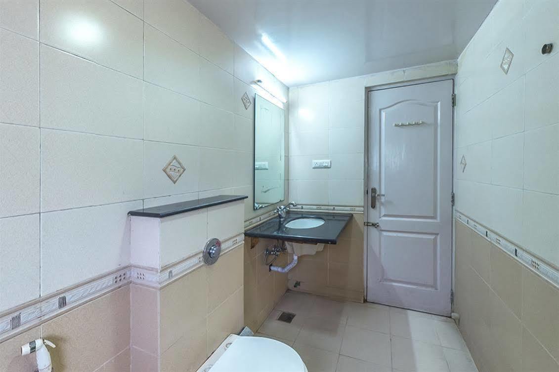 Hotel Vandematharam Бангалор Екстериор снимка